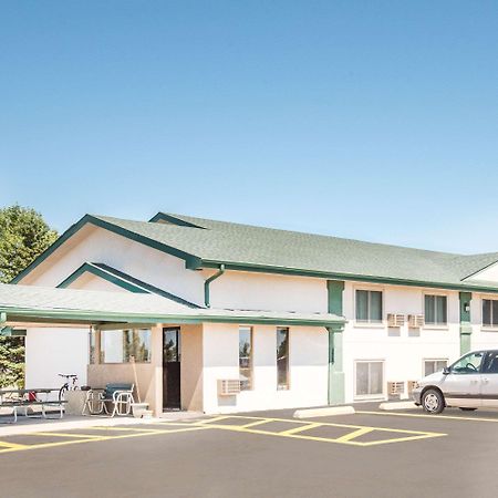 Hotel Super 8 By Wyndham Miller Exterior foto